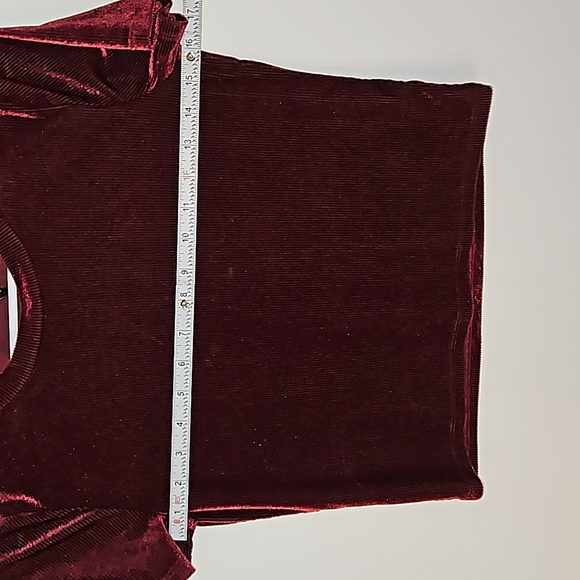 Forever21 Red Velvet Comfortable T-shirt Size Small - Picture 5 of 10